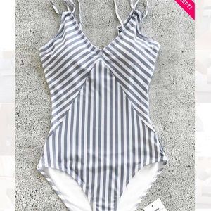 A cup she One-Piece